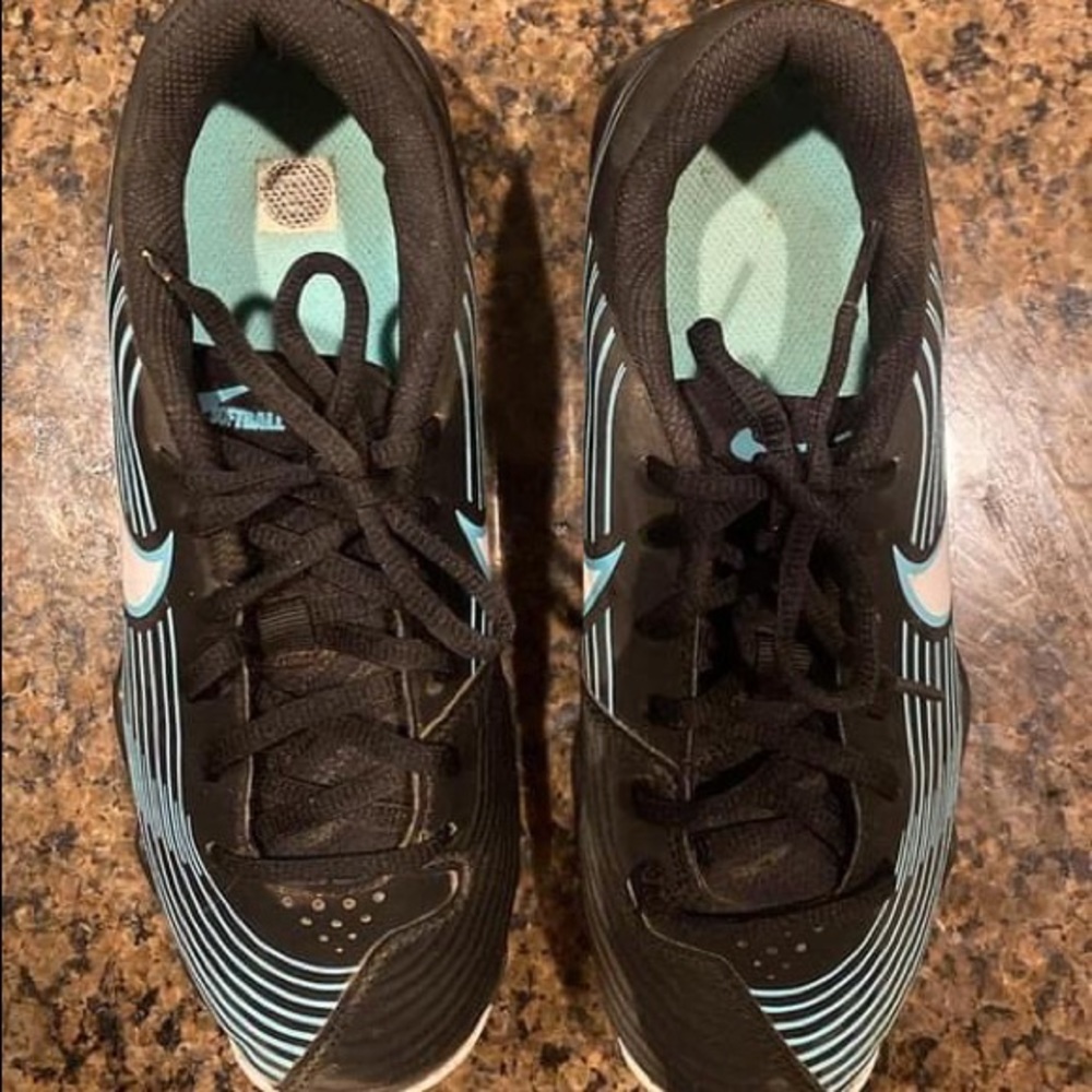 Nike youth softball cleats